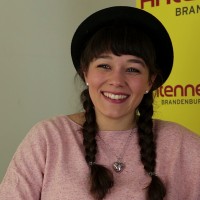 Leona Heine präsentiert ihr Debutalbum "Mal mich bunt"