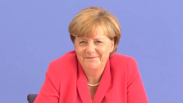 Merkels Mailbox wird abgehört von radiomultikulti und funkhaus europa