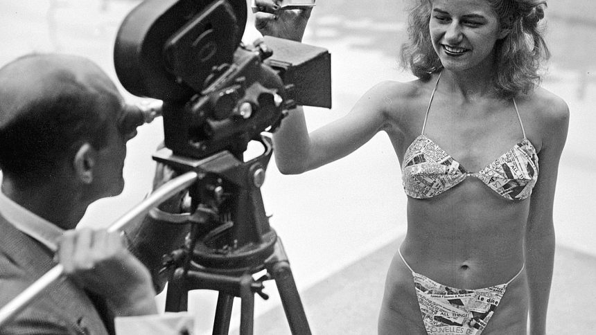 1946 wird in Paris der erste Bikini von Modeschöpfer Louis Réard vorgestellt.